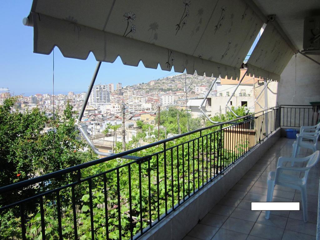 Guest House And Tavern Leo Sarande Exterior photo