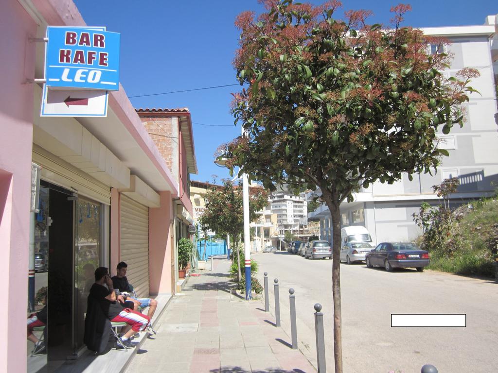 Guest House And Tavern Leo Sarande Exterior photo