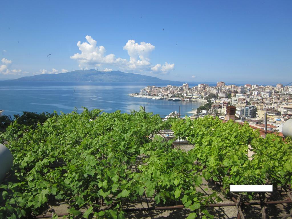 Guest House And Tavern Leo Sarande Exterior photo
