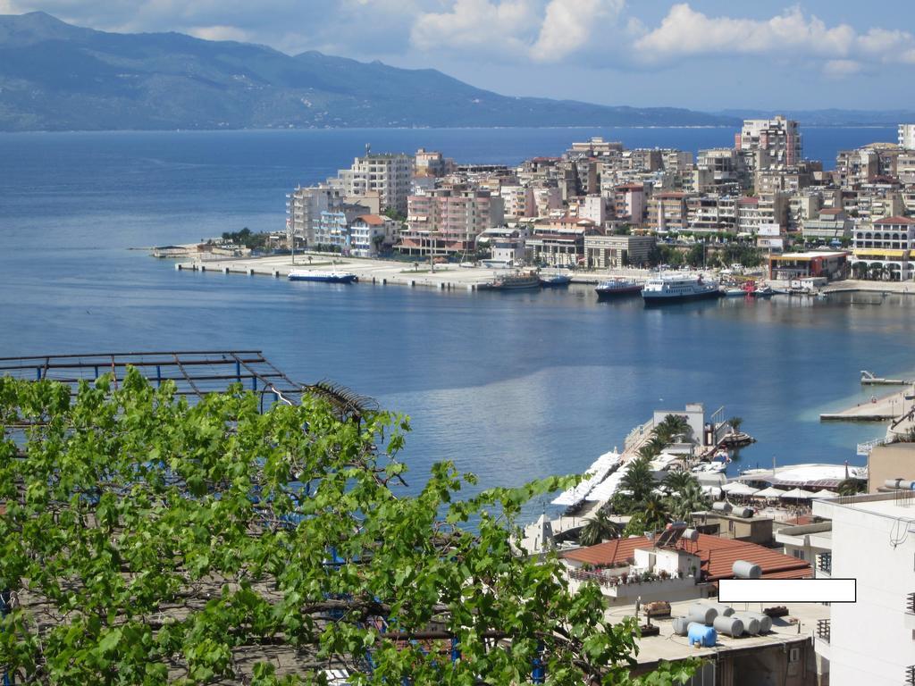 Guest House And Tavern Leo Sarande Exterior photo