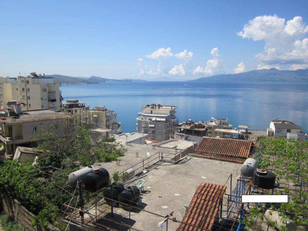 Guest House And Tavern Leo Sarande Exterior photo