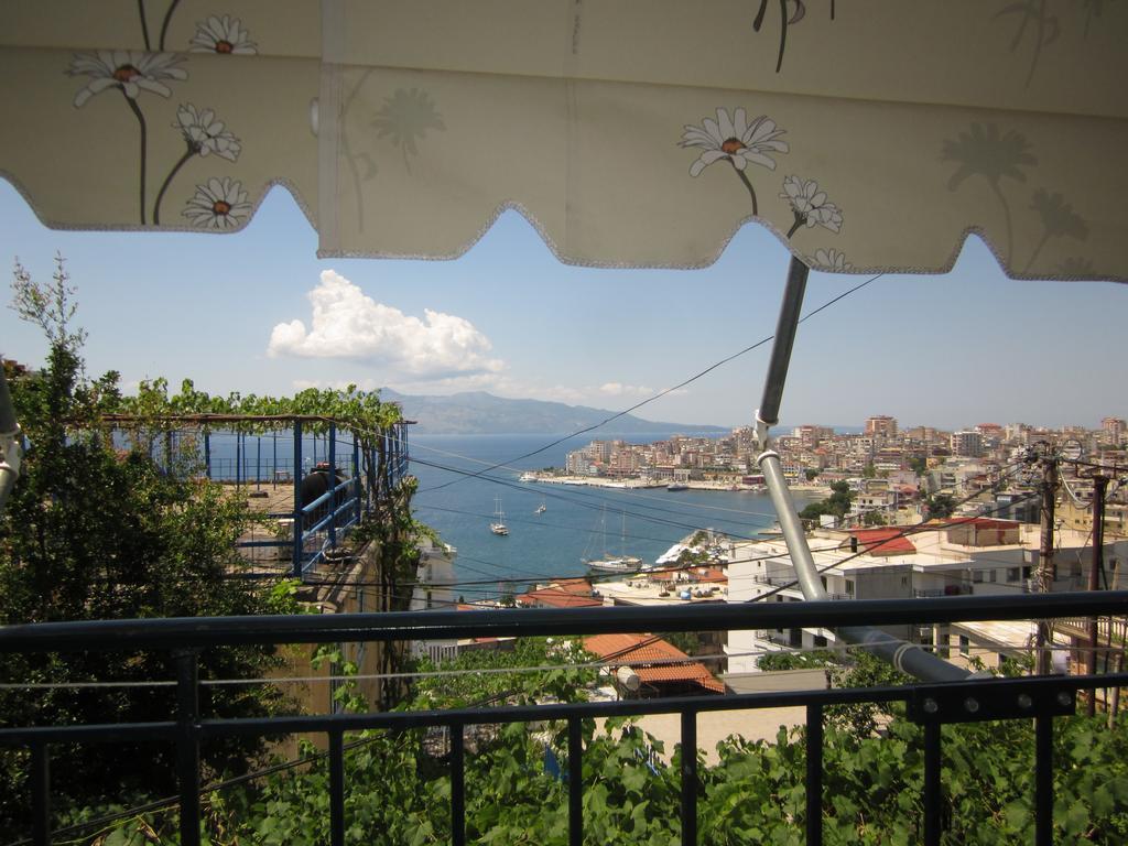 Guest House And Tavern Leo Sarande Exterior photo